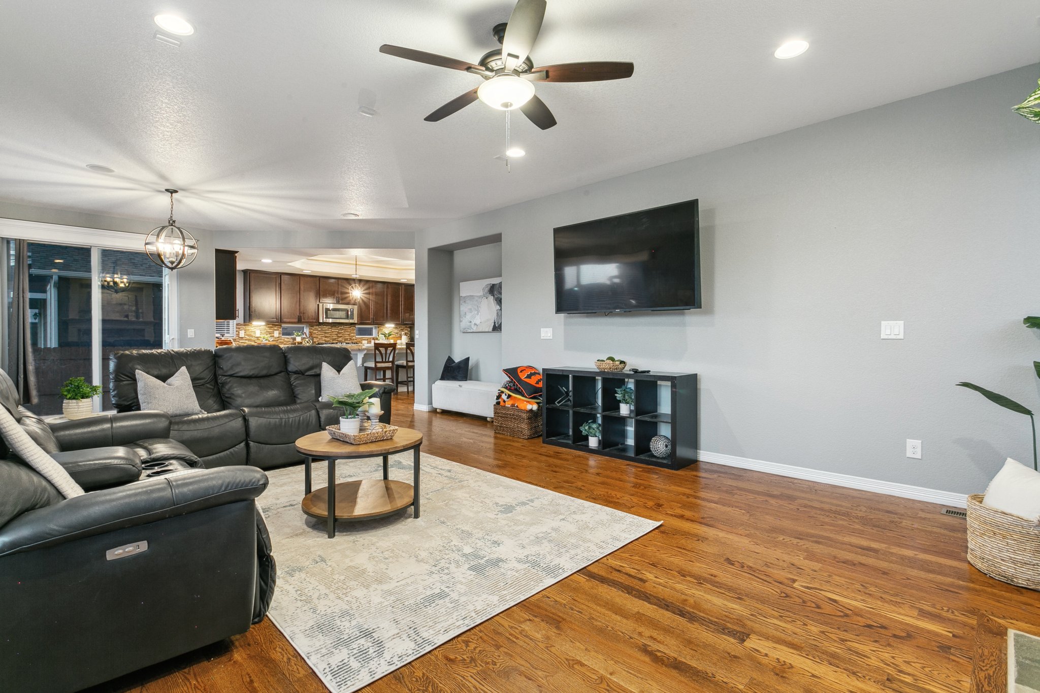 9632 Emerald Vista-Living Room